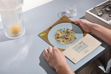 mockup kulinarični katalog Cerklje